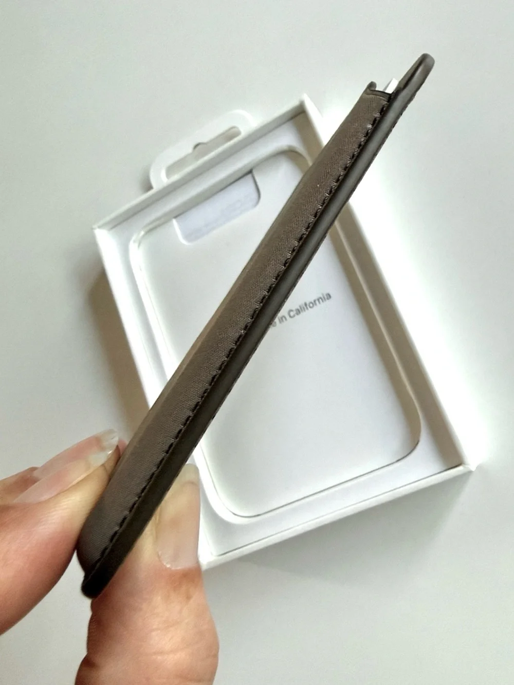 Apple iPhone Fine Woven Wallet MagSafe Brown